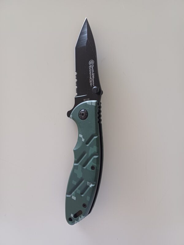 Smith and Wesson Extreme Ops Large Pocket Knife-Army